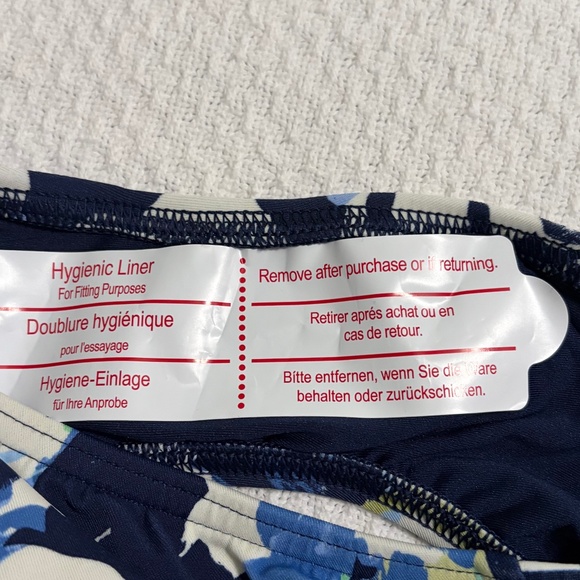 Lands End Tugless Swimsuit,  One Piece, 16W - Picture 3 of 4